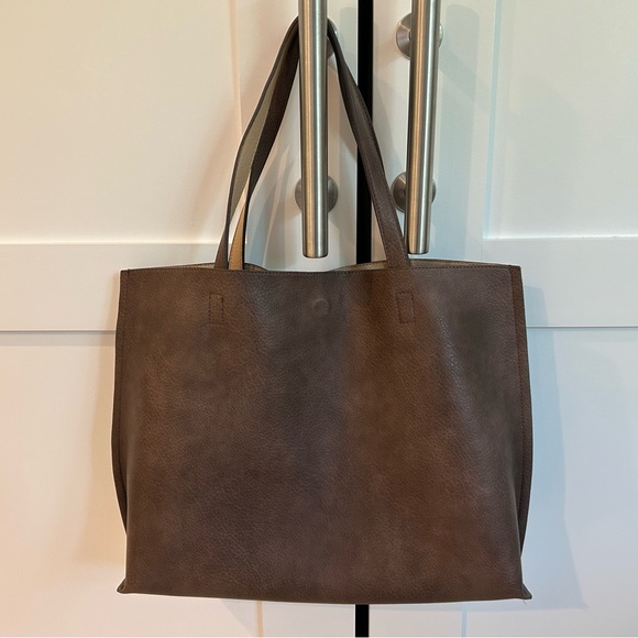 Street Level Reversible Tote w/ Wrislet - Picture 2 of 4